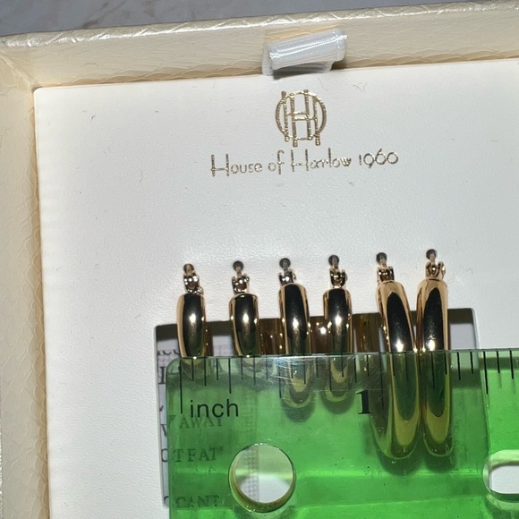 Authentic  (NIB) - Picture 4 of 7